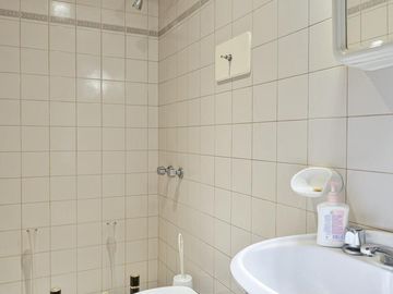 CASA - VENTA - 4 AMB - JARDIN - PISCINA - PARRILLA - COCHERAS - VILLA DEL PARQUE