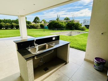 Casa en venta - Canning, Barrio Don Joaquin