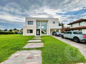 Casa en venta - Canning, Barrio Don Joaquin