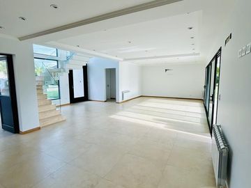 Casa en venta - Barrio Don Joaquin, Canning