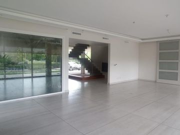 Venta Casa en El Yacht Nordelta