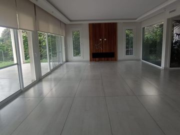 Venta Casa en El Yacht Nordelta