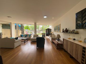 Se vende Dapartamento  en primer piso  Surco