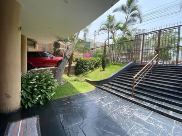 Se vende Dapartamento  en primer piso  Surco