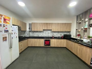 Se vende Dapartamento  en primer piso  Surco