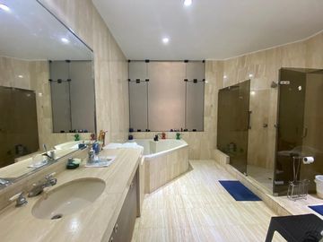 Se vende Dapartamento  en primer piso  Surco