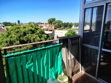 Departamento 4 ambientes edificio en torre en San Miguel