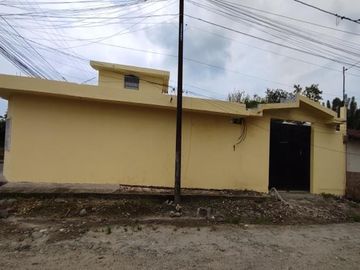 CASA CON LOCALES COMERCIALES, EN LA INDEPENDENCIA QUININDÉ