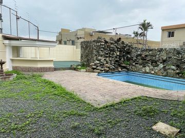CASA EN VENTA EN URBANIZACIÓN SANTA CECILIA, GUAYAQUIL