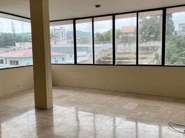 CASA EN VENTA EN URBANIZACIÓN SANTA CECILIA, GUAYAQUIL