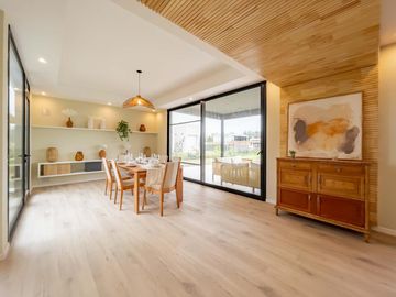 VENTA - Casa 3 Dormitorios con Pileta  - Barrio Puerto Roldán