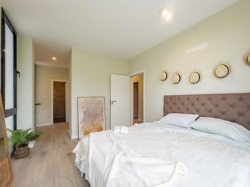 VENTA - Casa 3 Dormitorios con Pileta  - Barrio Puerto Roldán