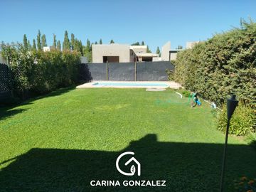 VENTA DUPLEX 3 DORMITORIOS CON PILETA BARRIO CERRADO FINCA COSTA SERENA PLOTTIER
