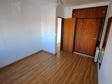 Casa en  ALQUILER 4 Dormitorios + escritorio, Zona CENTRO