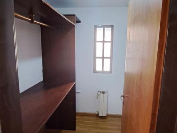 Casa en  ALQUILER 4 Dormitorios + escritorio, Zona CENTRO