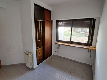 Casa en  ALQUILER 4 Dormitorios + escritorio, Zona CENTRO