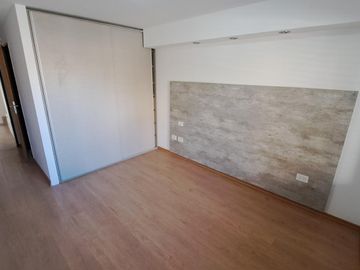 Casa en  ALQUILER 4 Dormitorios + escritorio, Zona CENTRO