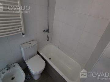 Hermoso 3 ambientes a estrenar con balcón aterrazado, en edificio en esquina con amenities