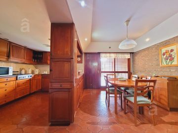Casa - Villa Ballester - Venta - Cuatro Ambientes.