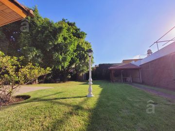 Casa - Villa Ballester - Venta - Cuatro Ambientes.