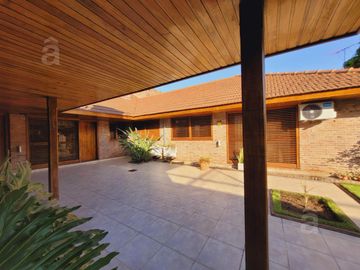Casa - Villa Ballester - Venta - Cuatro Ambientes.