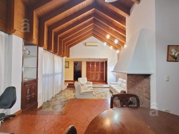 Casa - Villa Ballester - Venta - Cuatro Ambientes.