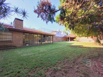 Casa - Villa Ballester - Venta - Cuatro Ambientes.