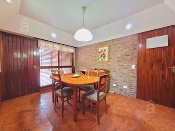 Casa - Villa Ballester - Venta - Cuatro Ambientes.