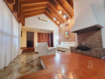 Casa - Villa Ballester - Venta - Cuatro Ambientes.