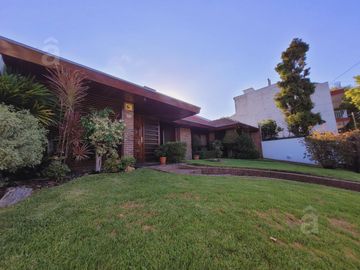 Casa - Villa Ballester - Venta - Cuatro Ambientes.