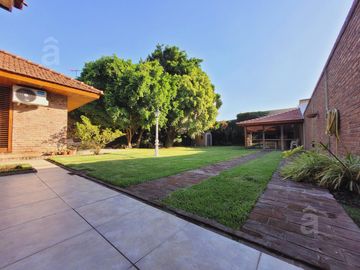 Casa - Villa Ballester - Venta - Cuatro Ambientes.