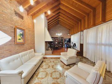 Casa - Villa Ballester - Venta - Cuatro Ambientes.