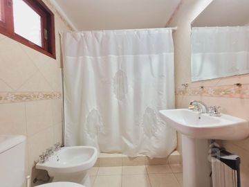 Casa - Villa Ballester - Venta - Cuatro Ambientes.