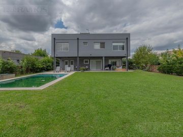 Casa en  area 1 San Sebastián OPORTUNIDAD MB