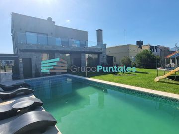 Hermosa Casa en Barrio Lagos de Canning con 5 dormitorios y piscina