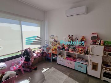 Hermosa Casa en Barrio Lagos de Canning con 5 dormitorios y piscina