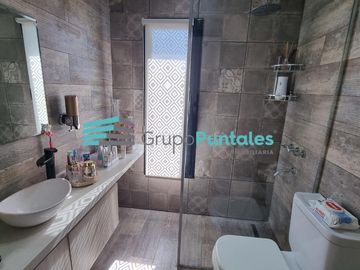 Hermosa Casa en Barrio Lagos de Canning con 5 dormitorios y piscina