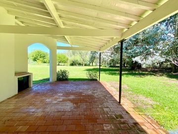 Casa en Colonia de Chacras - Cardales - En Venta - Estilo Campo con Bosque