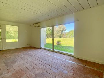 Casa en Colonia de Chacras - Cardales - En Venta - Estilo Campo con Bosque