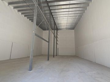 Galpón de 420 m2 en  Alquiler en Depot Center - Circunvalación y Au. Rosario - Bs As