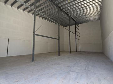 Galpón de 420 m2 en  Alquiler en Depot Center - Circunvalación y Au. Rosario - Bs As