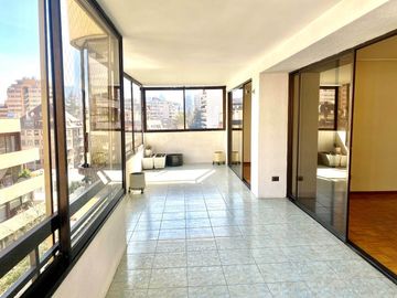 Gran Departamento 4D4B con estac. Y bodega, Providencia
