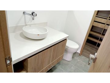 EN ARRIENDO APARTAMENTO EN EL POBLADO MEDELLIN COLOMBIA
