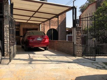 SE RENTA CASA DUPLEX EN VALLE DORADO