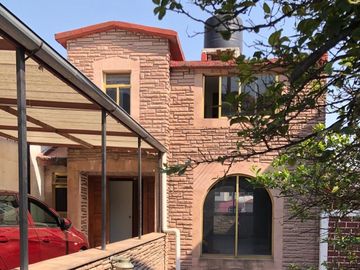 RENTO CASA DUPLEX EN VALLE DORADO