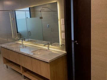 Residencia en Lomas de las Palmas UNA PLANTA