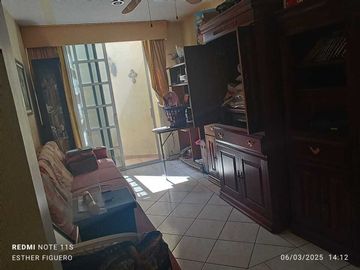 CASA EN VENTA EN LA COLONIA SAN JAVIER ZONA CENTRO