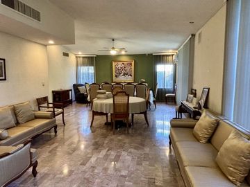 Casa en Venta, Del Valle, San Pedro Garza García
