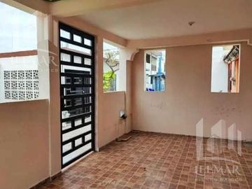 Casa de 1 piso en venta en Jardines de Champayan, Altamira, Tam