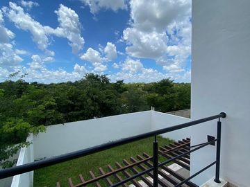 Casa de 4 recámaras en venta dentro de privada con amenidades en Conkal, Mérida